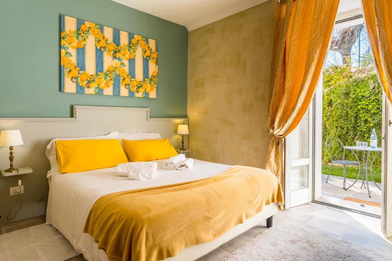White Lilac Romantic B&B - Adults Only Arona Esterno foto