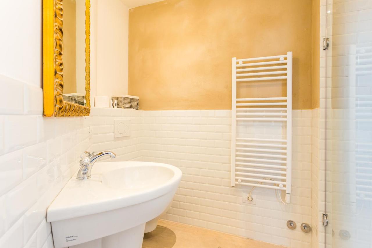 White Lilac Romantic B&B - Adults Only Arona Esterno foto