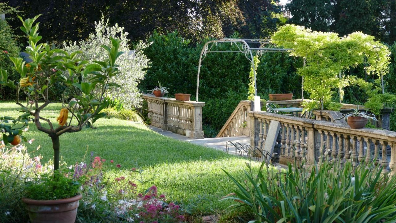 White Lilac Romantic B&B - Adults Only Arona Esterno foto
