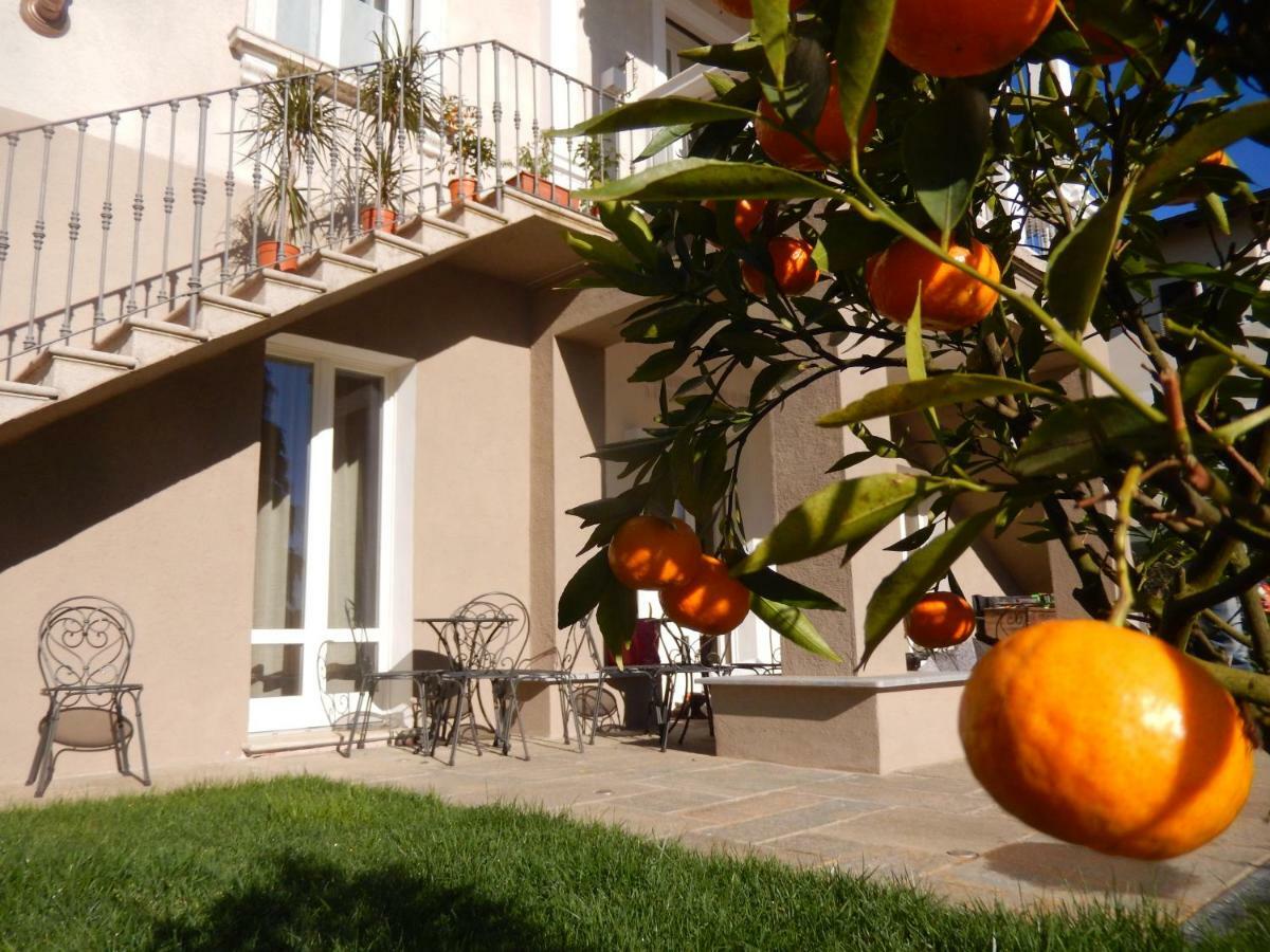 White Lilac Romantic B&B - Adults Only Arona Esterno foto
