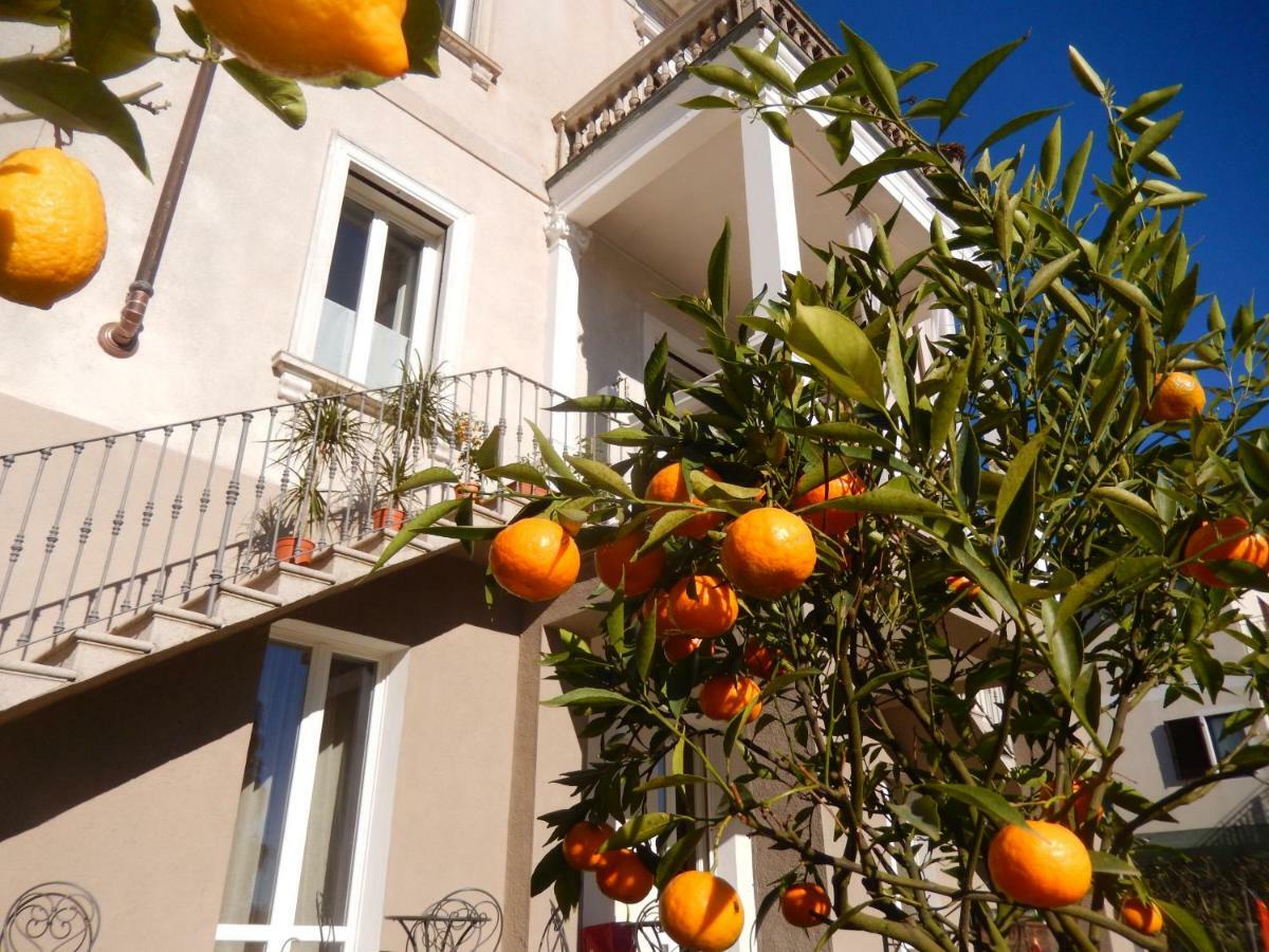 White Lilac Romantic B&B - Adults Only Arona Esterno foto