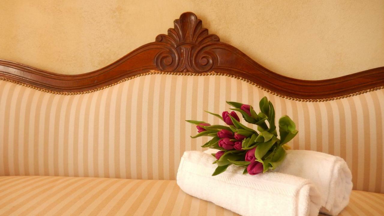 White Lilac Romantic B&B - Adults Only Arona Esterno foto