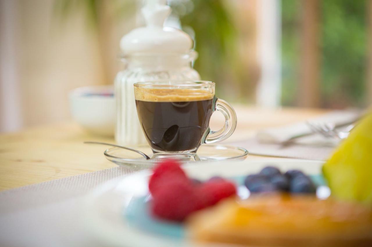 White Lilac Romantic B&B - Adults Only Arona Esterno foto